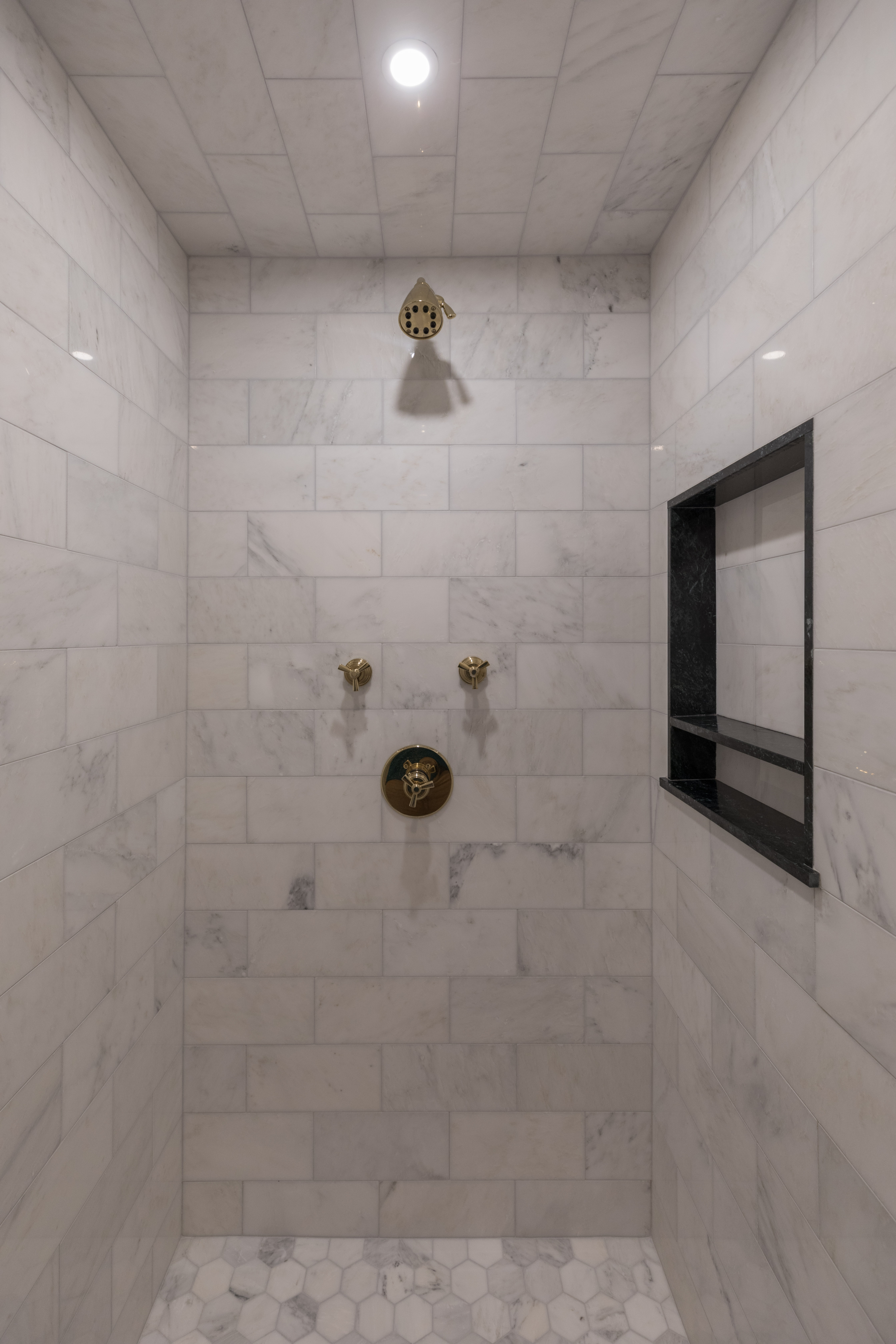 Four Seasons marble shower 01