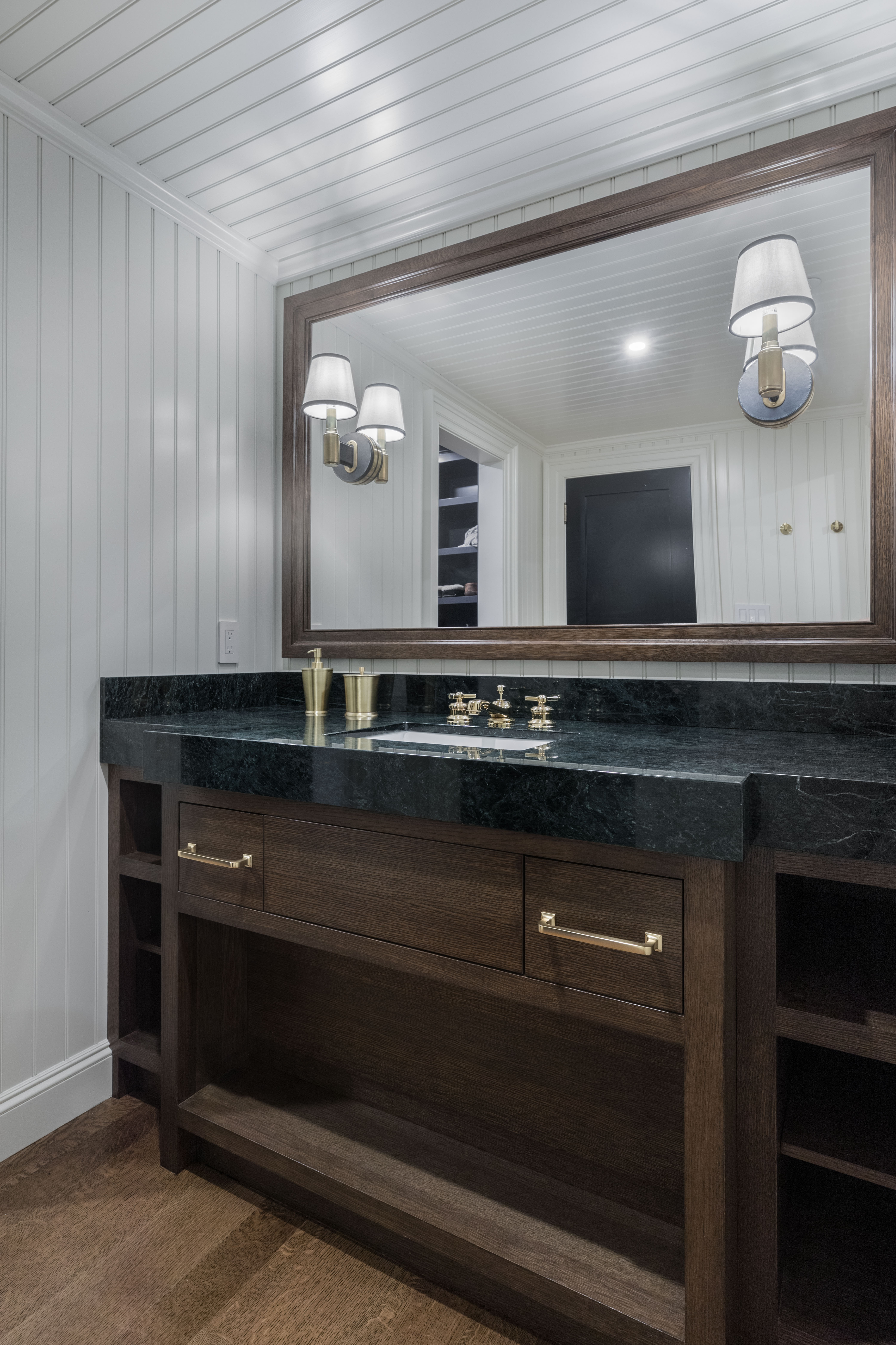 Four Seasons master vanity