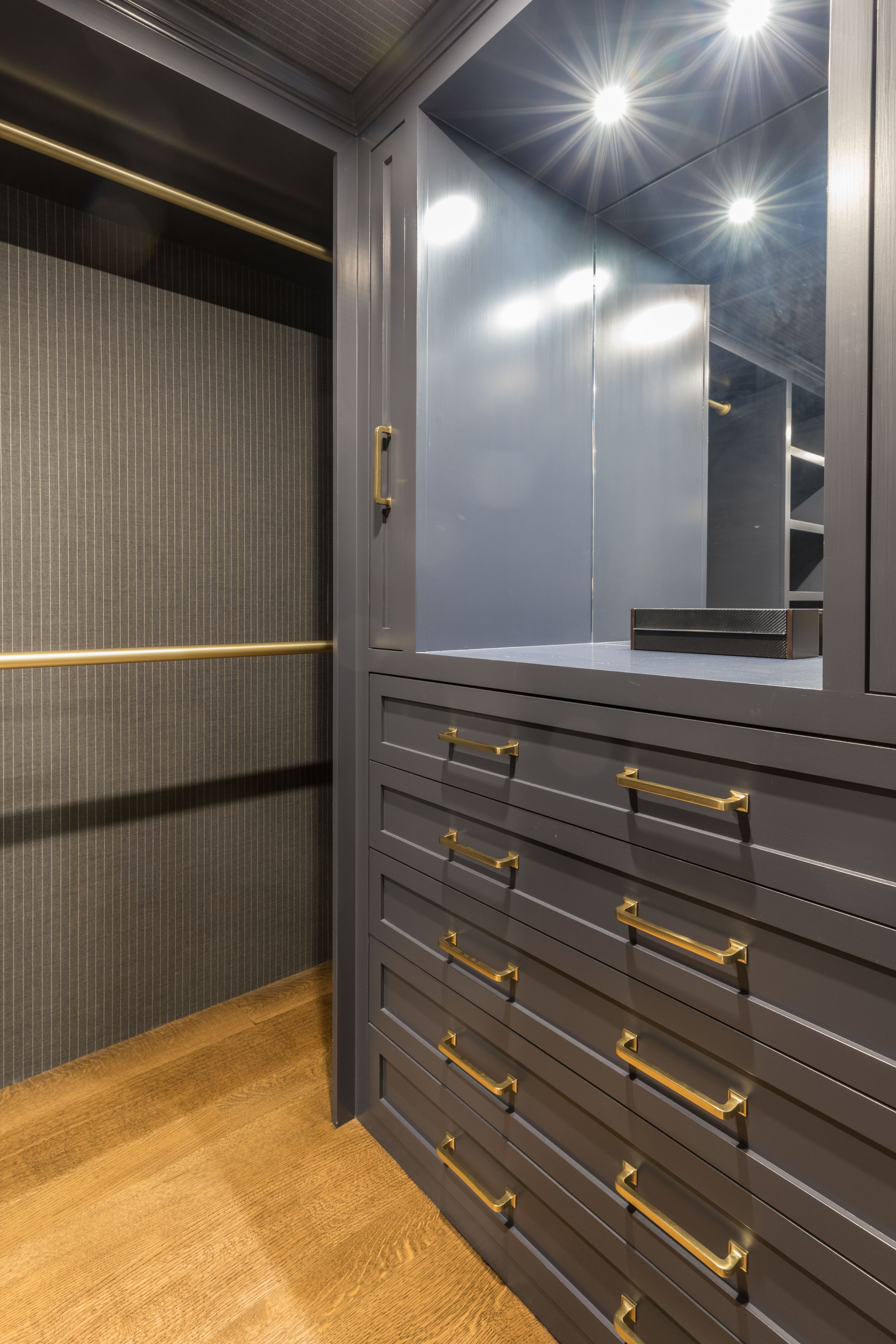 Four Seasons dressing room 02