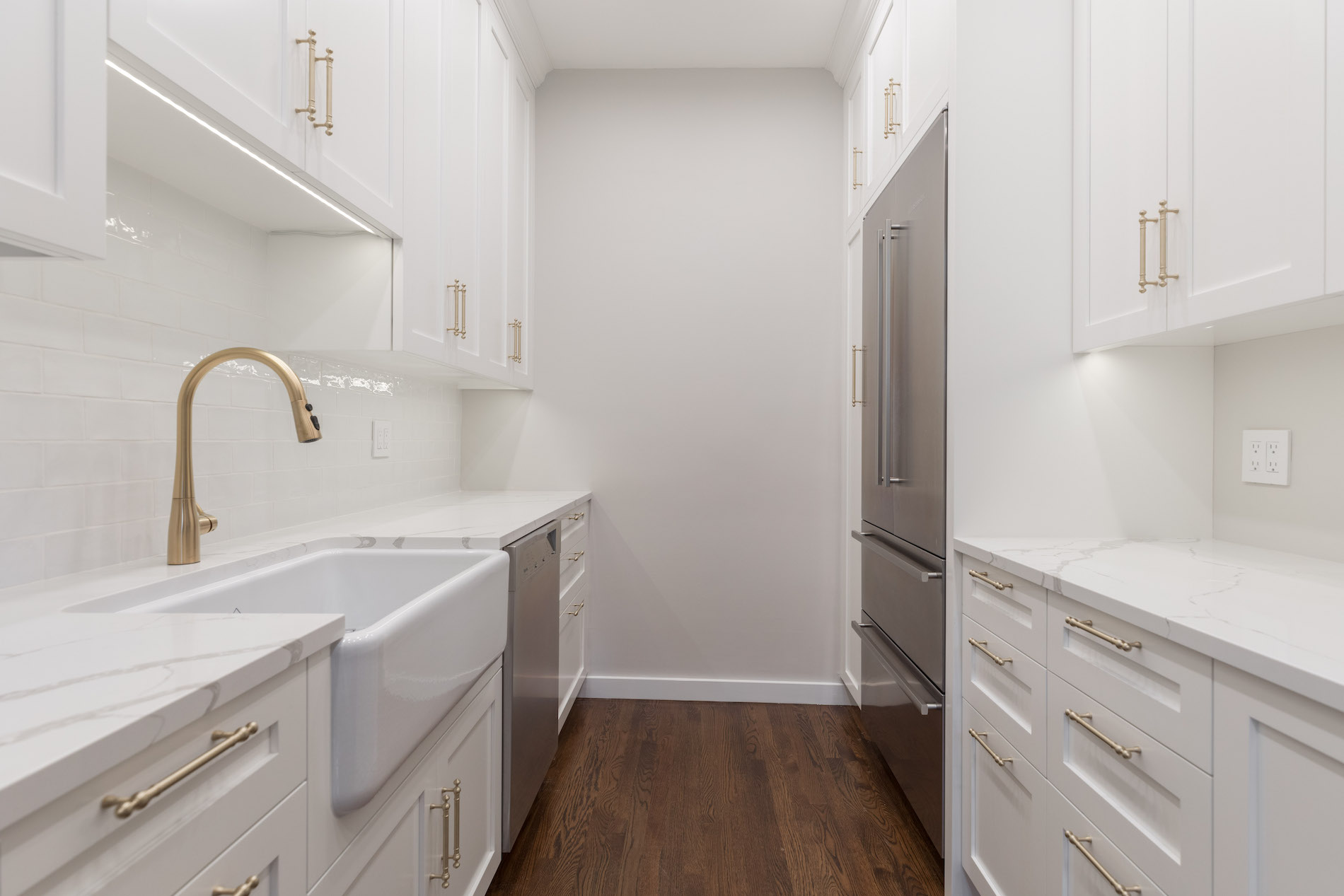 41 Upton galley pantry farmhouse sink