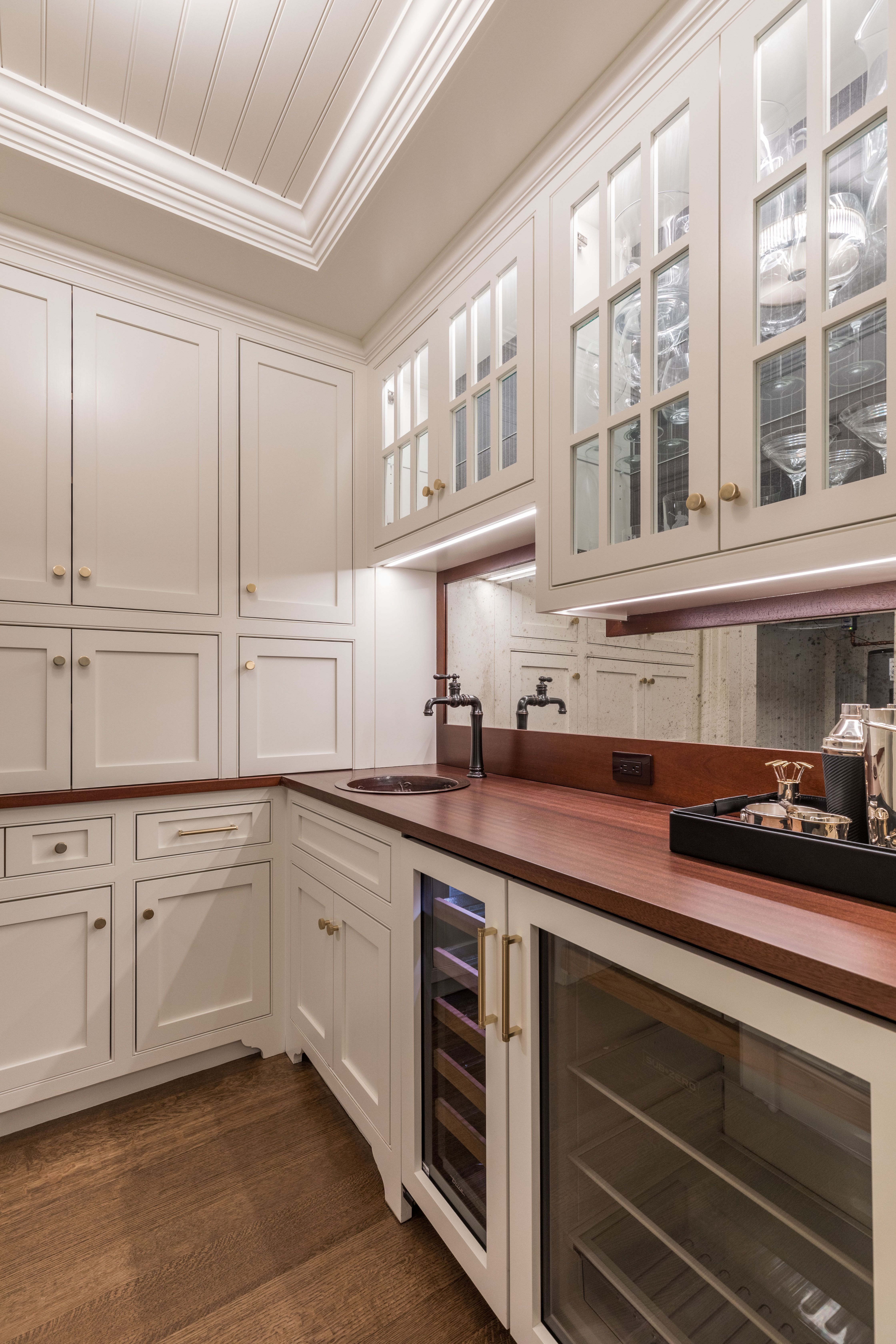 Four Seasons butlers pantry wine fridge