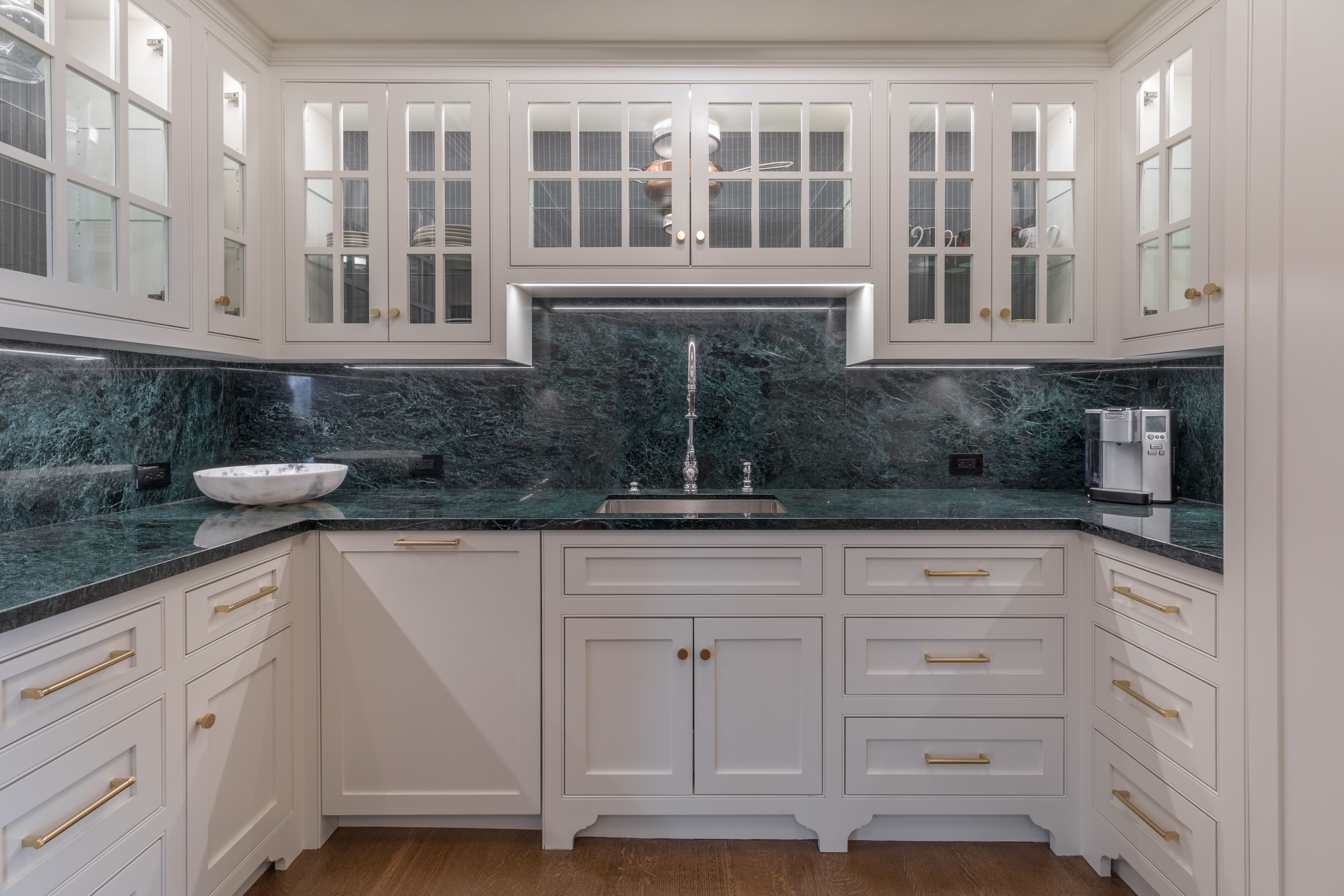 Four Seasons kitchen sink 03