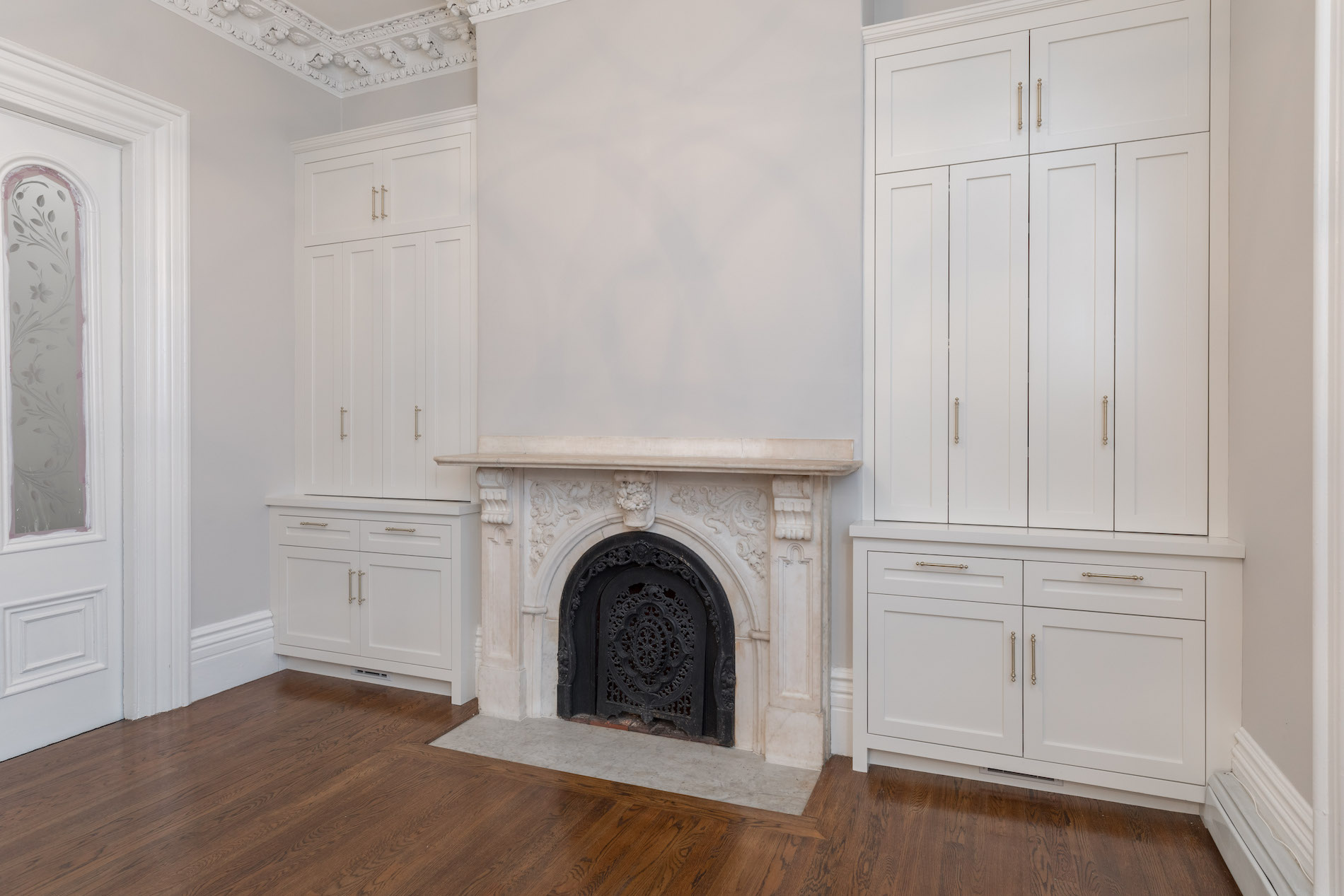 41 Upton parlor wide 01