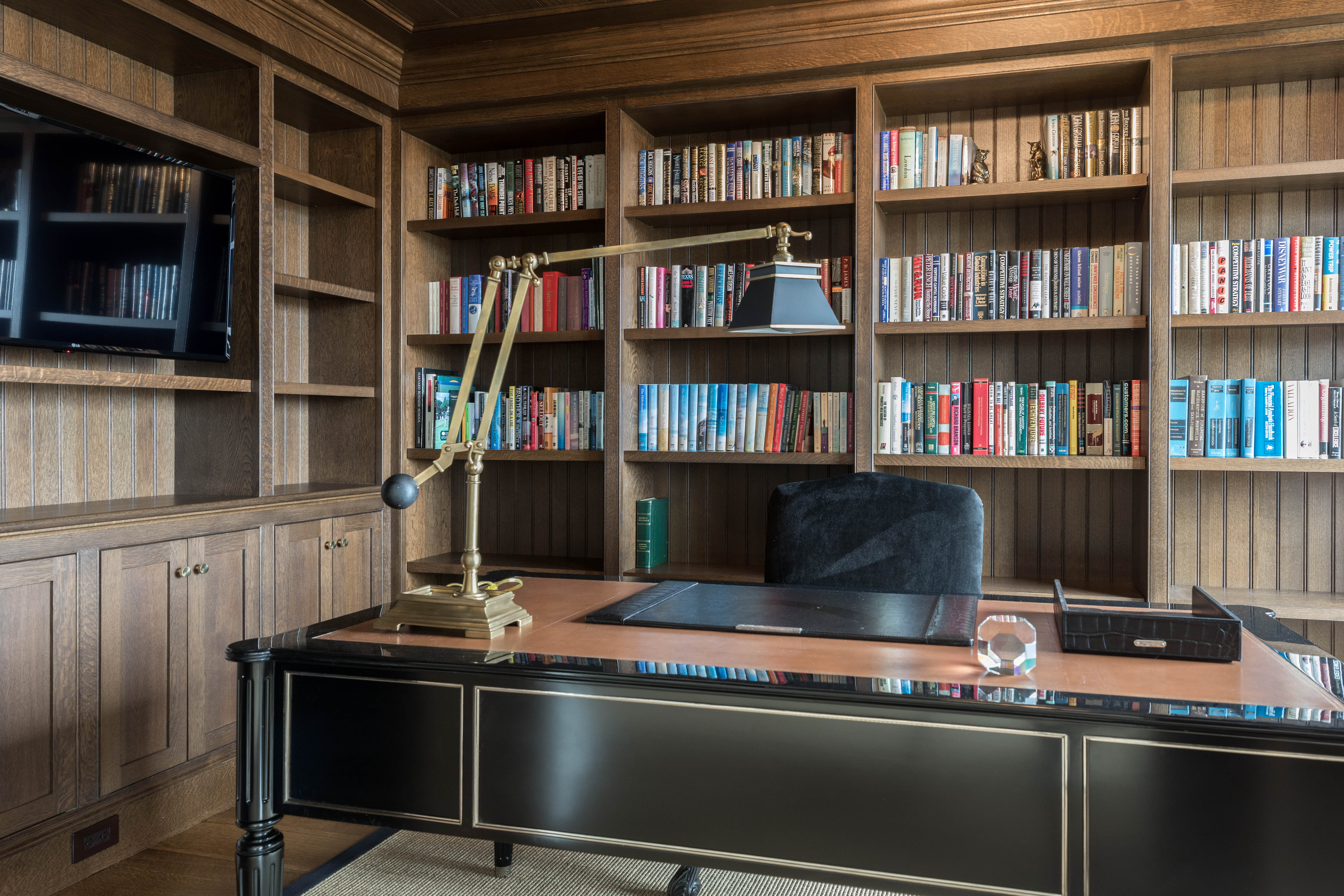 Four Seasons office library 02